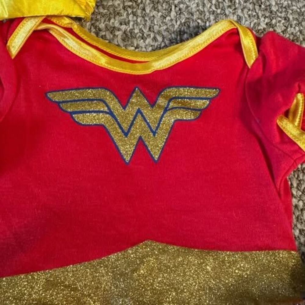 DC Wonder Woman Baby Girl Costume Tutu Bodysuit Cape Headband 3-6 Months - Picture 3 of 6